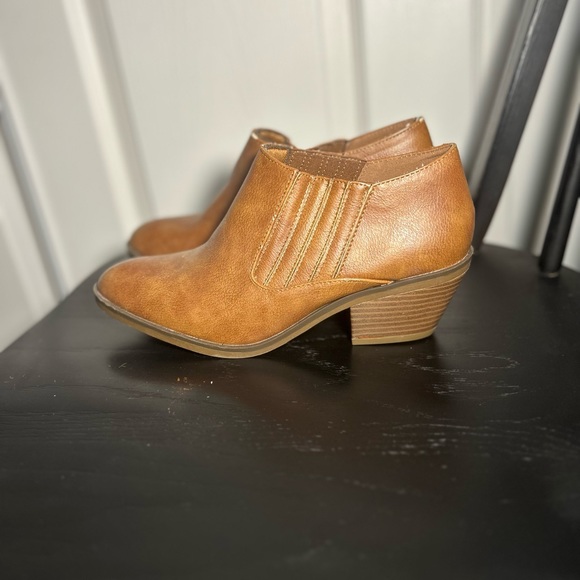 Route 66 Ankle Boots - Picture 3 of 4